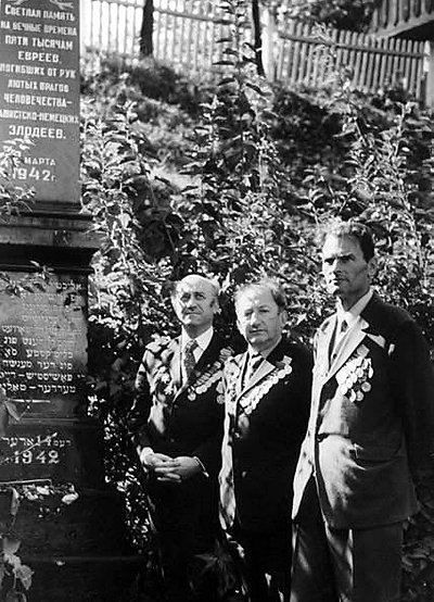 Легендарные минские полковники Альшанский, Овсищер и Давидович, восставшие против государственного антисемитизма и разжалованные в рядовые.