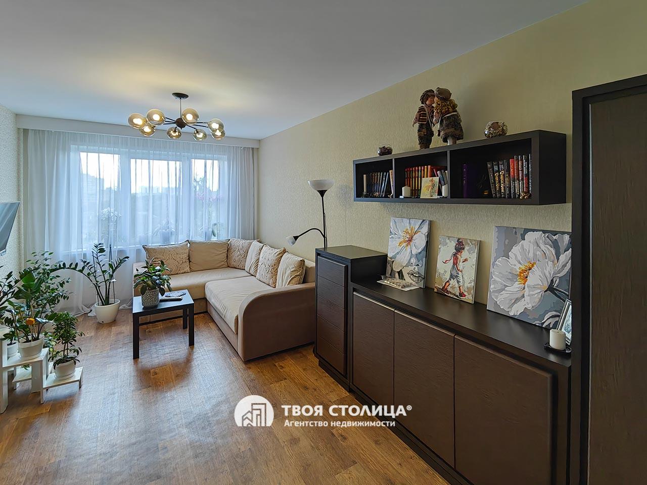  трехкомнатной квартиры
