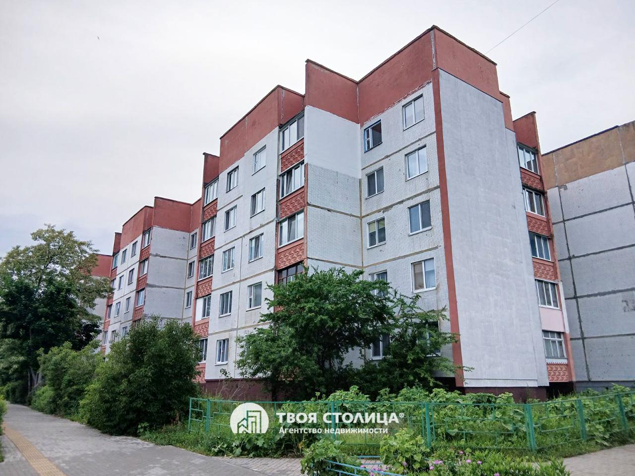  трехкомнатной квартиры