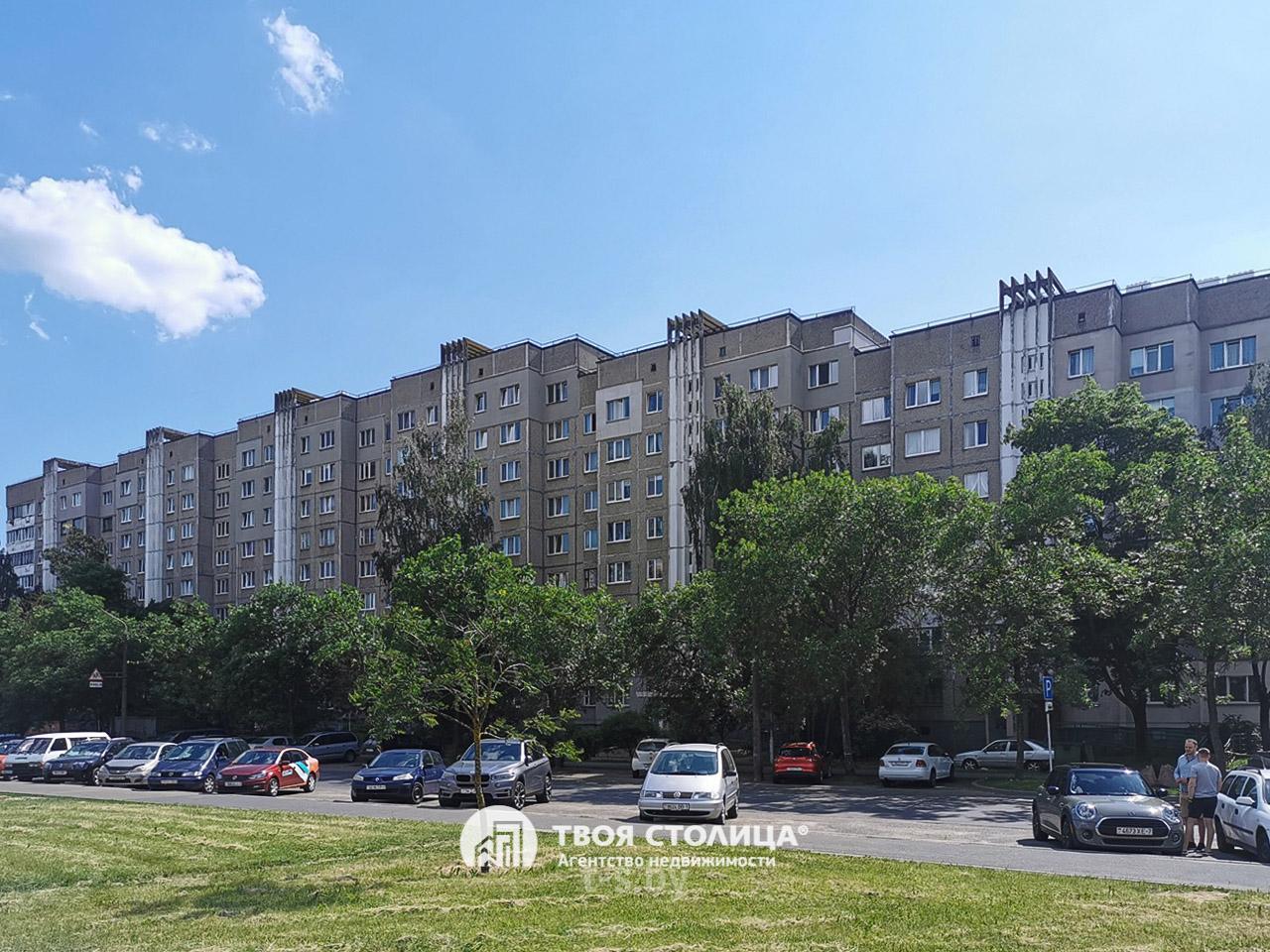  трехкомнатной квартиры
