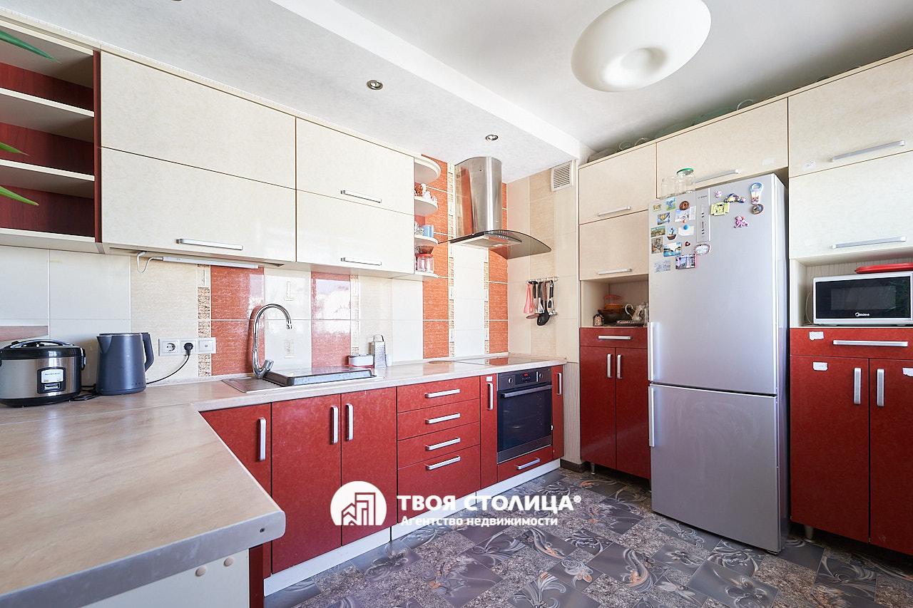  трехкомнатной квартиры
