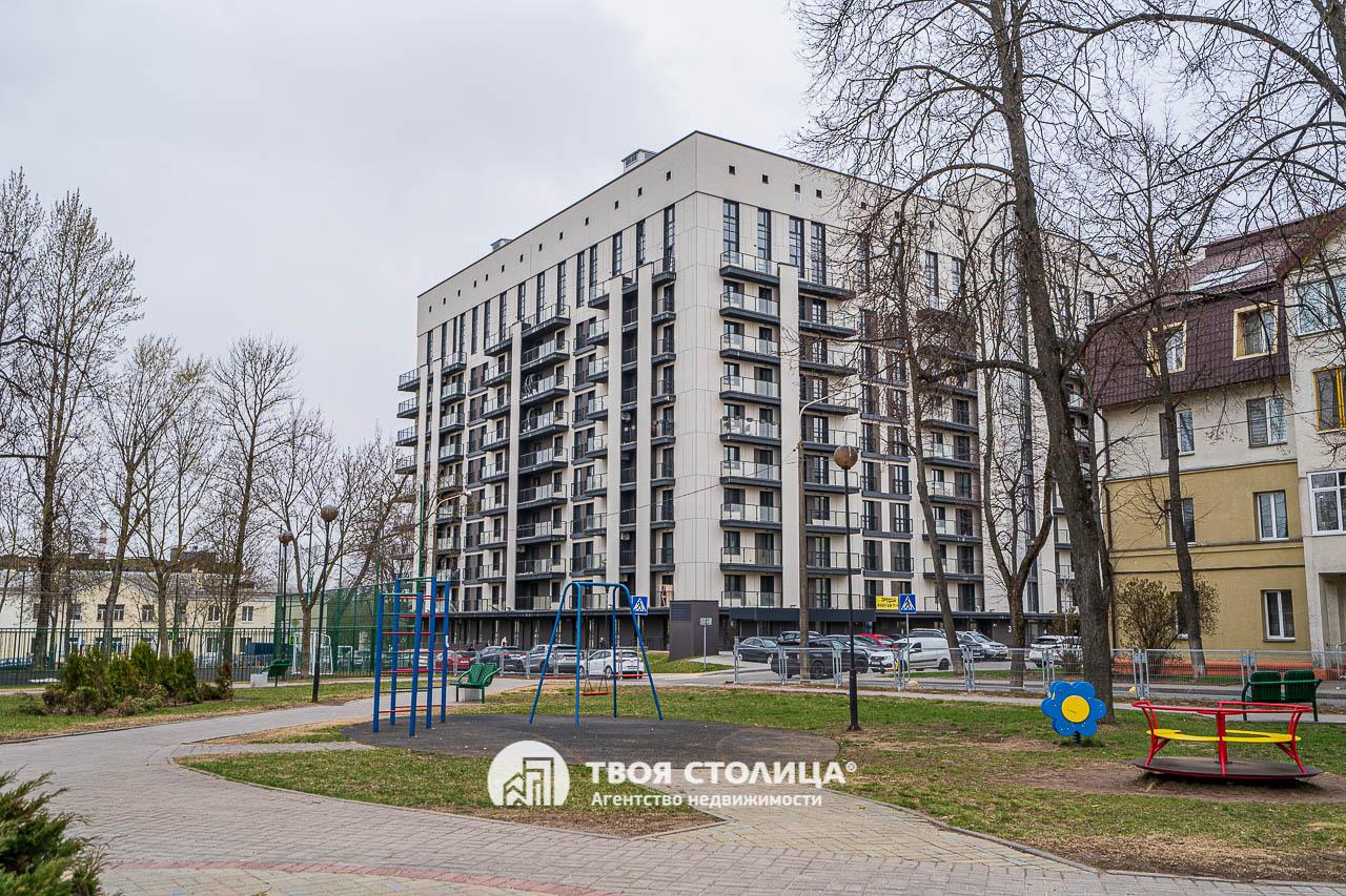  трехкомнатной квартиры