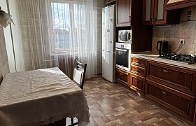 Сдается трехкомнатная квартира, Минск, Рогачевская ул., 7, к. А за 500 у.е.