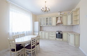 Сдается четырехкомнатная квартира, Минск, Широкая ул., 102 за 1300 у.е.
