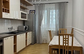 Сдается четырехкомнатная квартира, Минск, Пулихова ул., 43 за 990 у.е.