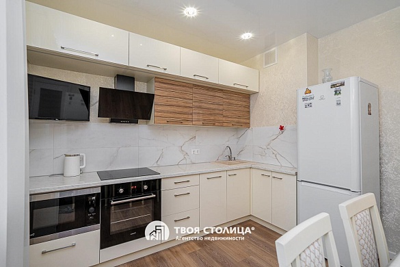 Сдаётся 2-комнатная квартира, Минск, Нарочанская ул., 4 - фото 1 