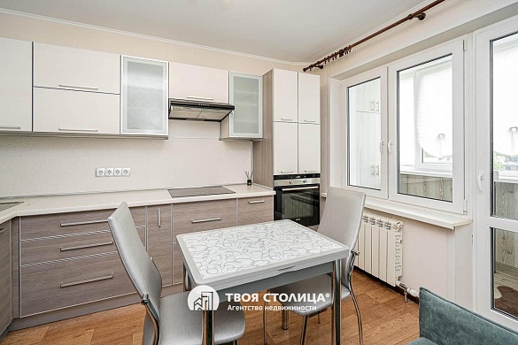 Сдаётся 1-комнатная квартира, Лесной, Александрова ул., 8, к. а - фото 1 