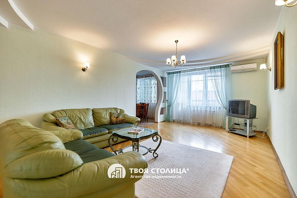 Сдаётся 4-комнатная квартира, Минск, Казарменный пер., 4 - фото 1 