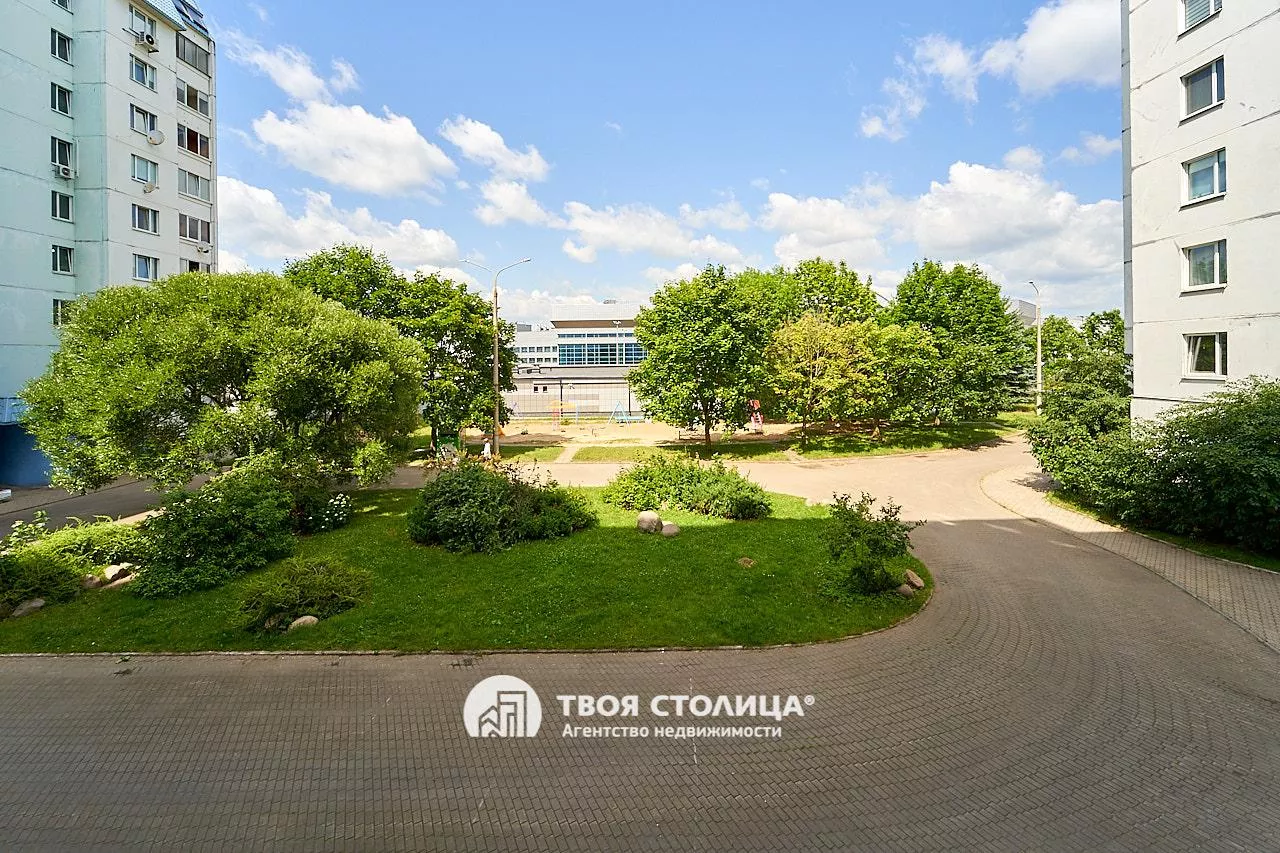  трехкомнатной квартиры