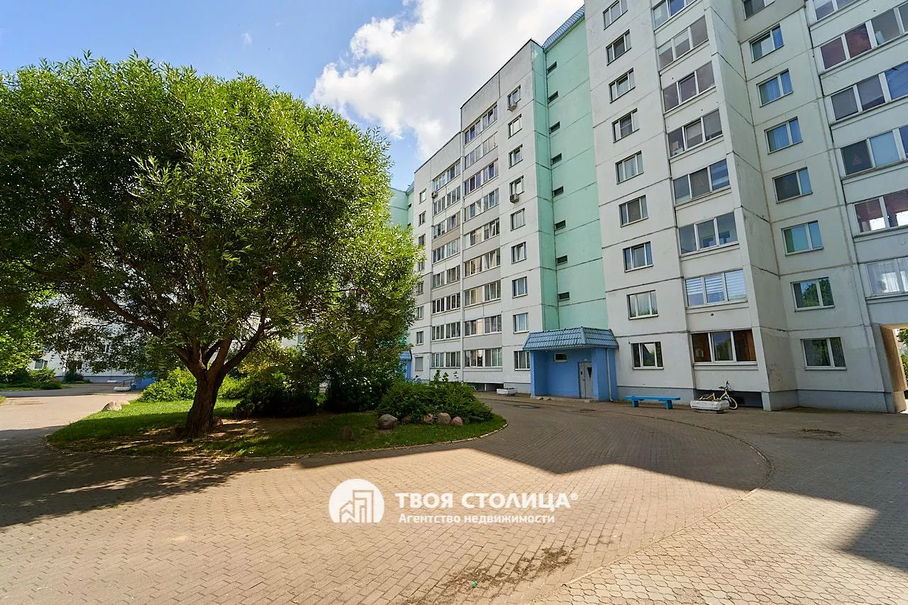  трехкомнатной квартиры