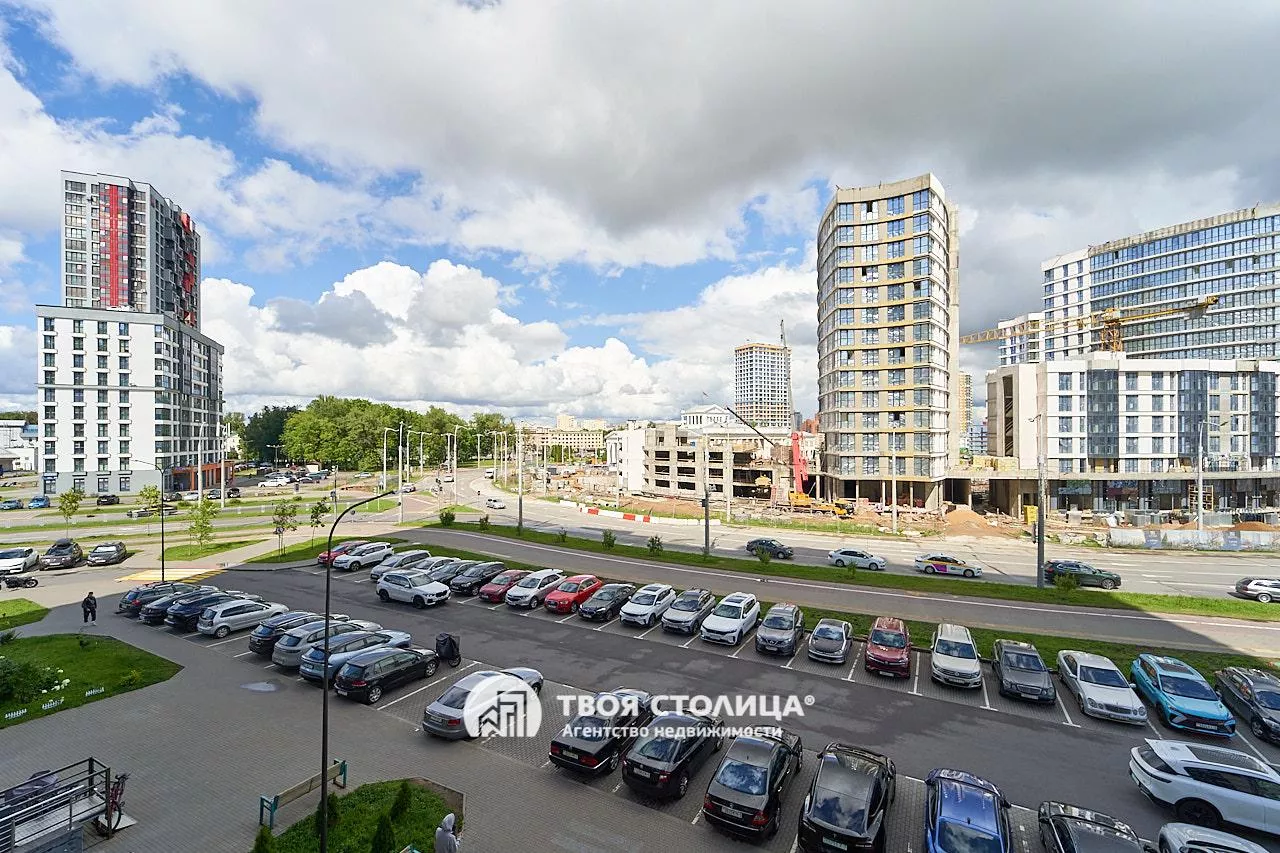  трехкомнатной квартиры