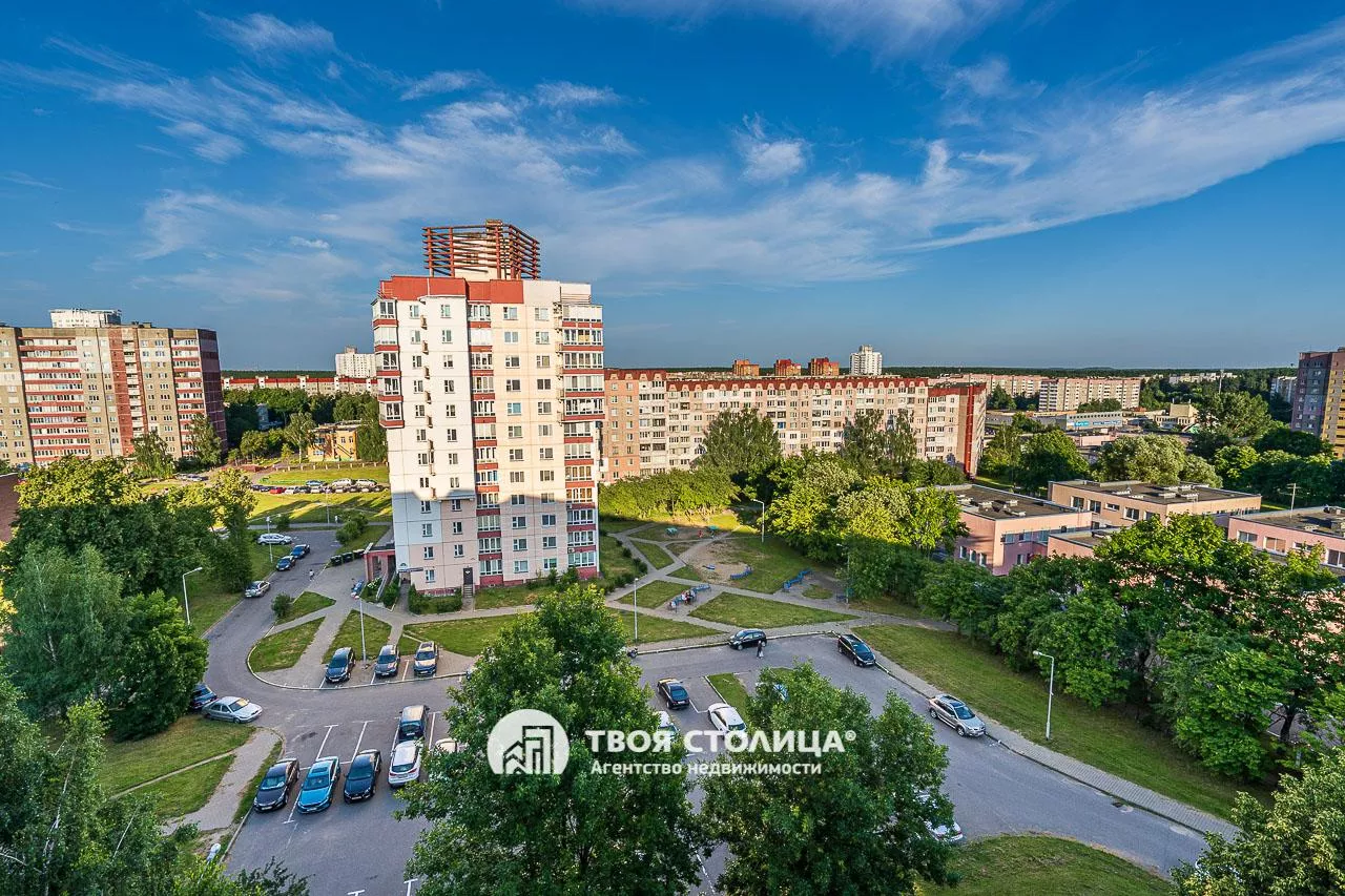  трехкомнатной квартиры