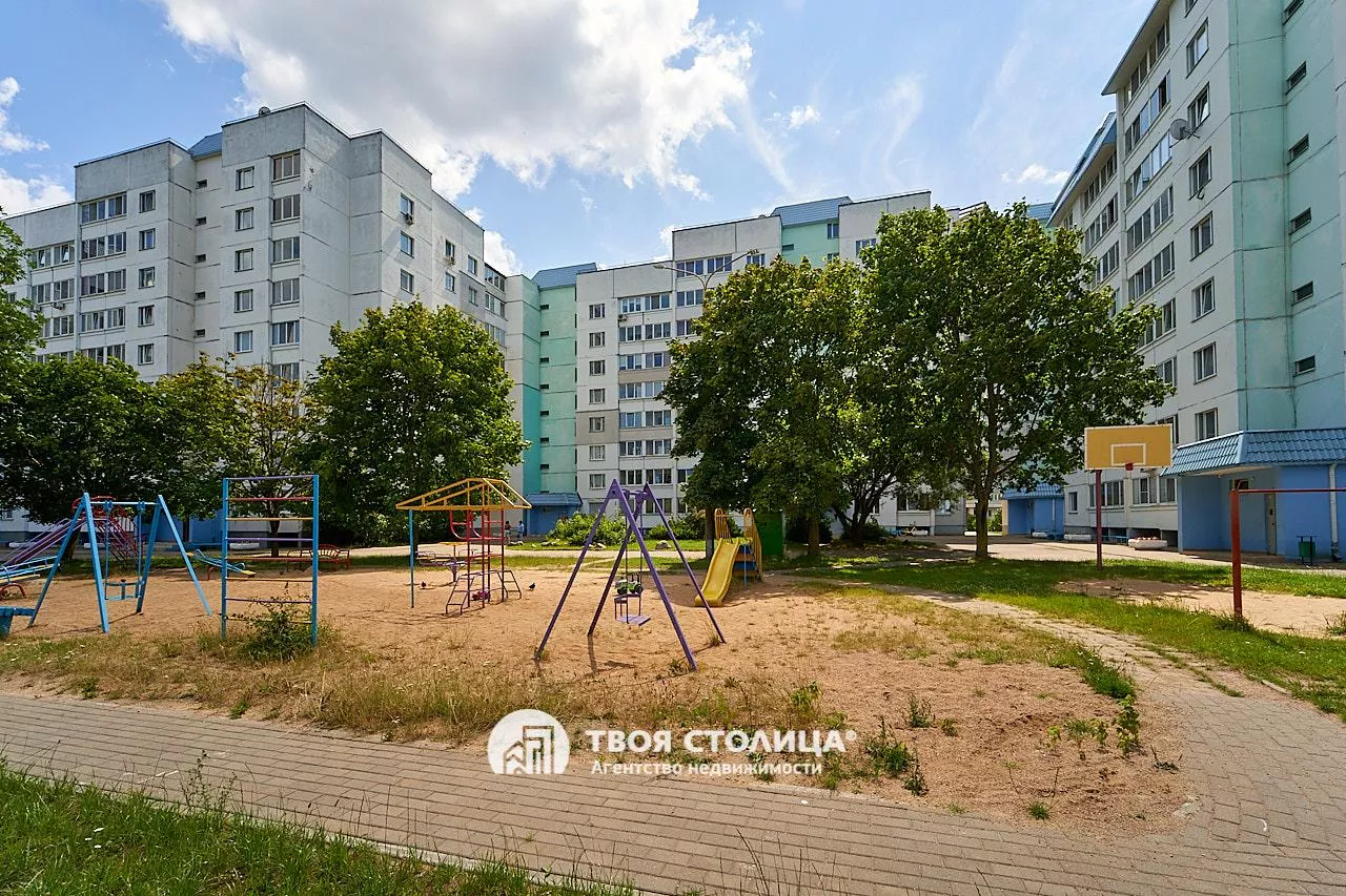  трехкомнатной квартиры