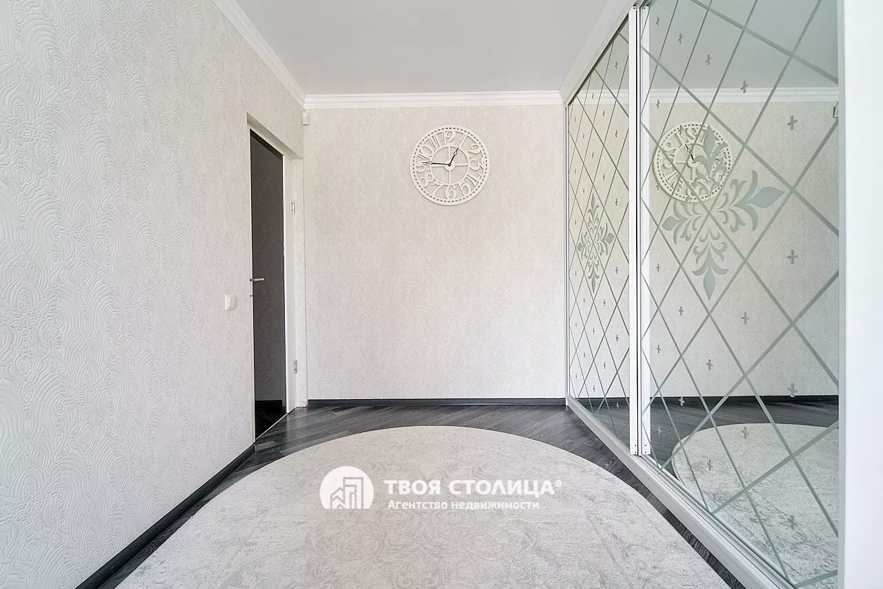 трехкомнатной квартиры