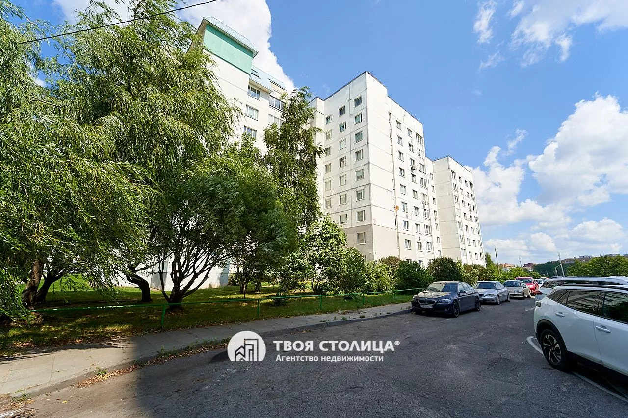 трехкомнатной квартиры