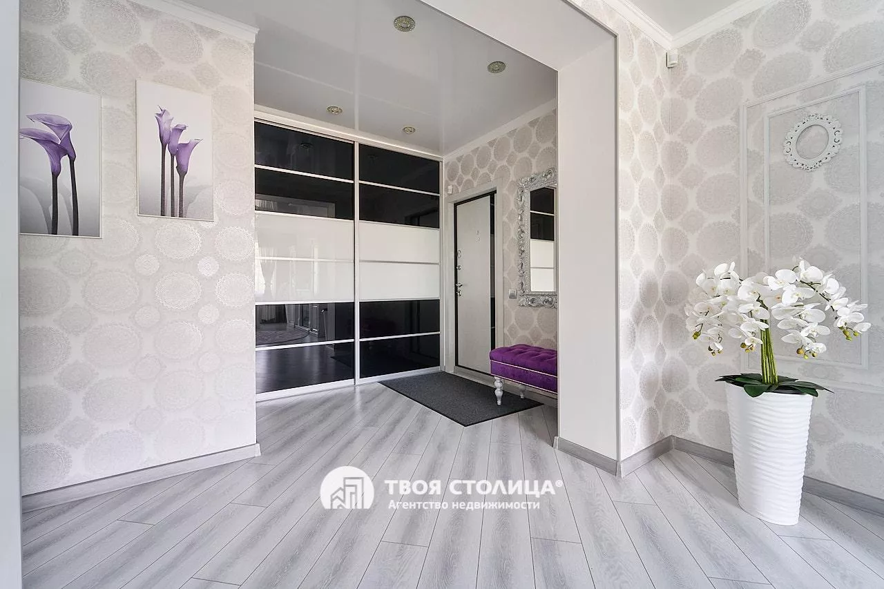  трехкомнатной квартиры