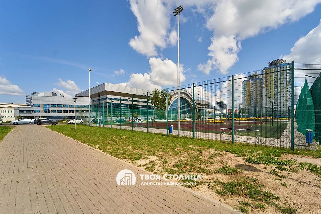  трехкомнатной квартиры