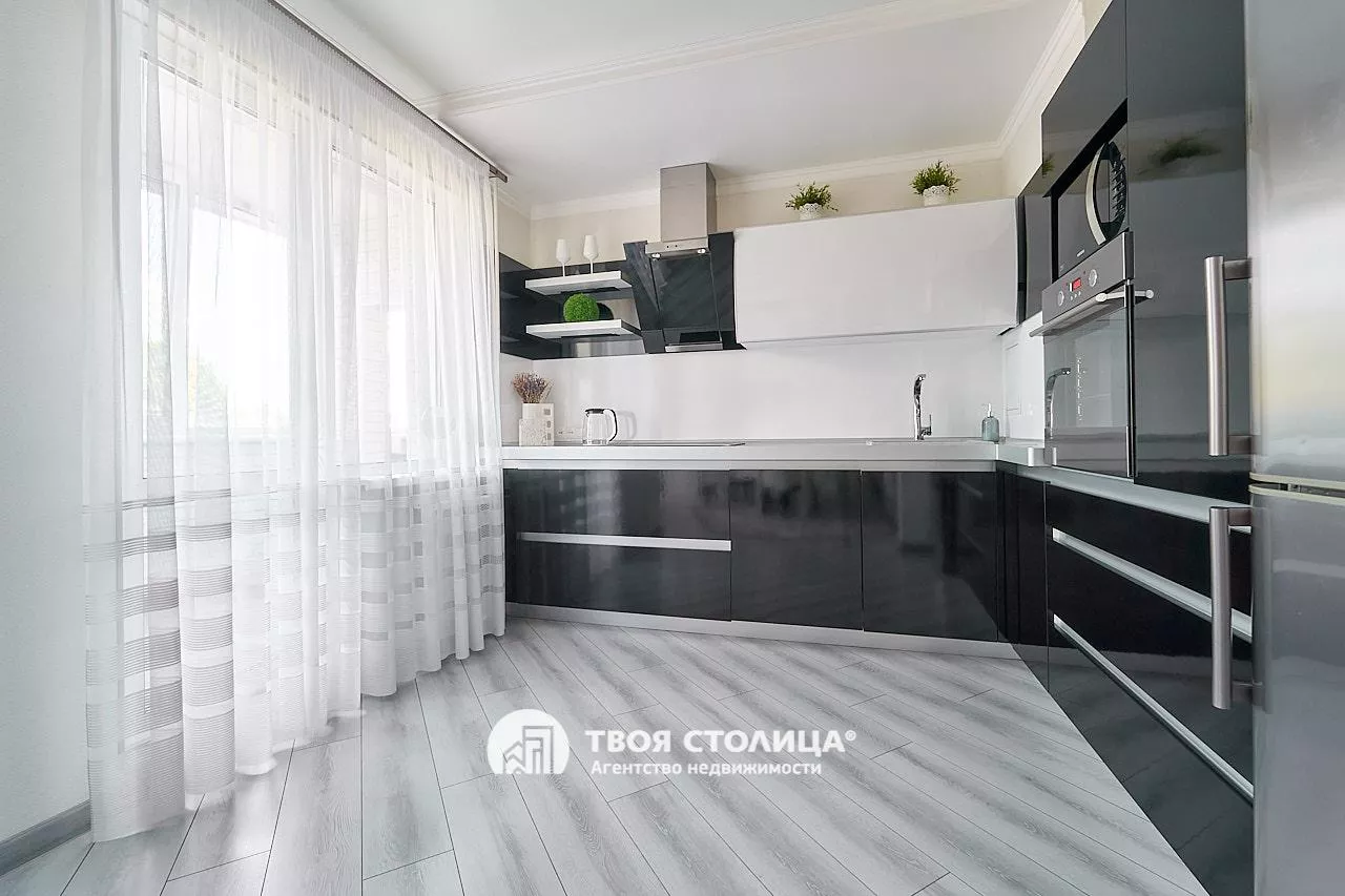  трехкомнатной квартиры