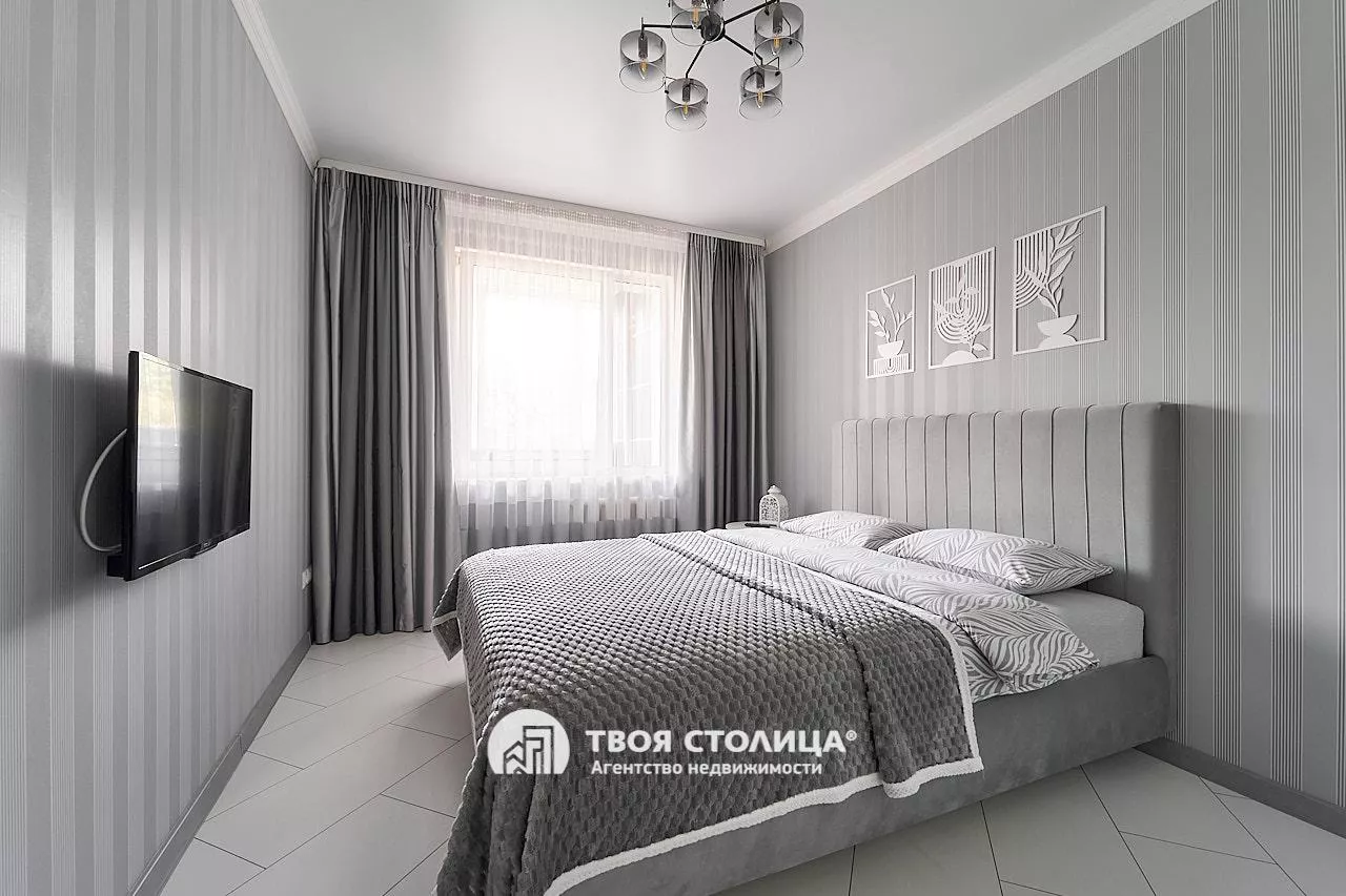  трехкомнатной квартиры