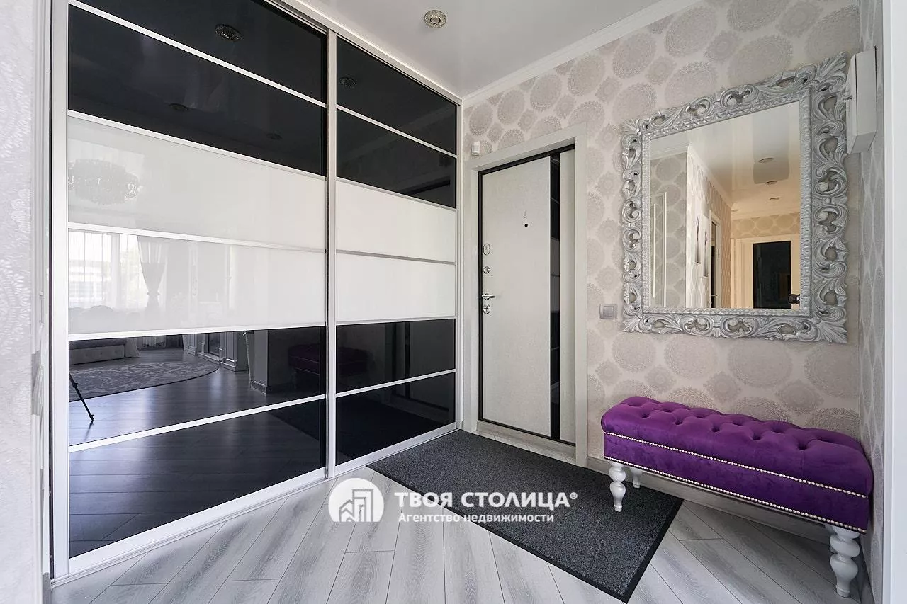 трехкомнатной квартиры