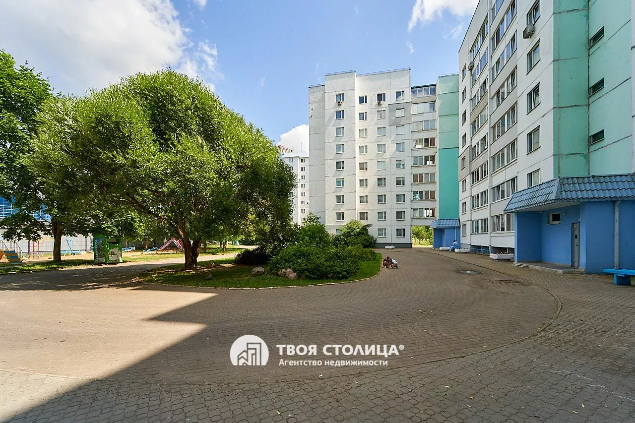  трехкомнатной квартиры