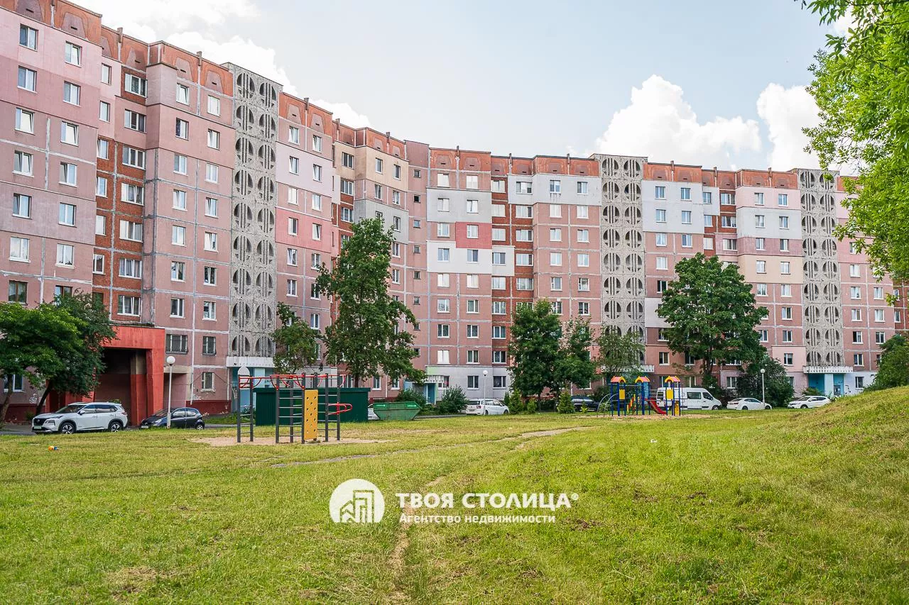  трехкомнатной квартиры