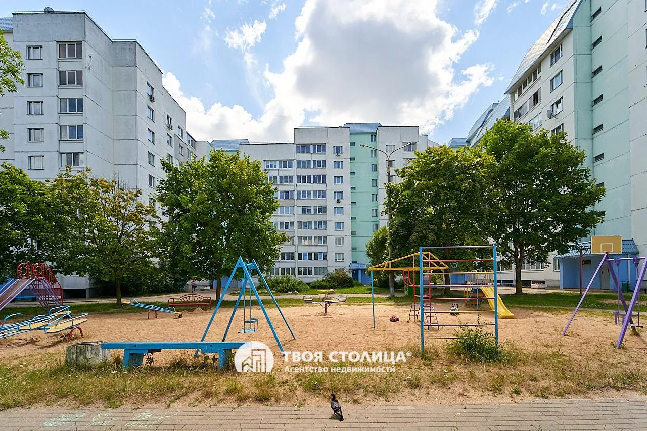  трехкомнатной квартиры